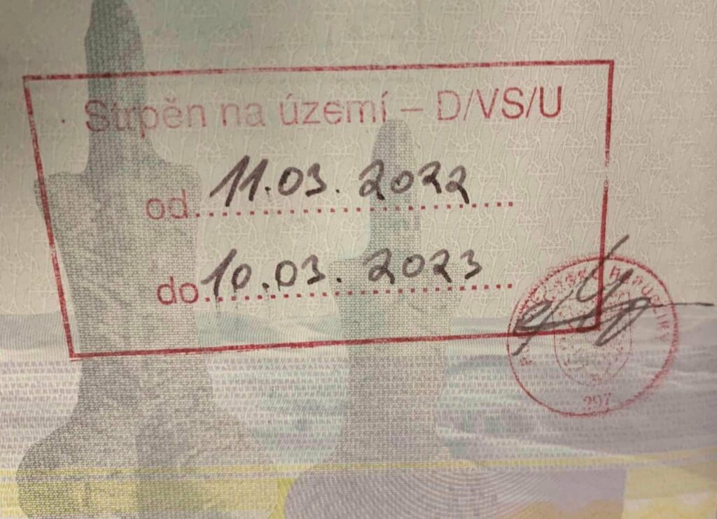 Могут ли беженцы из Украины покидать Чехию, а потом вернуться?